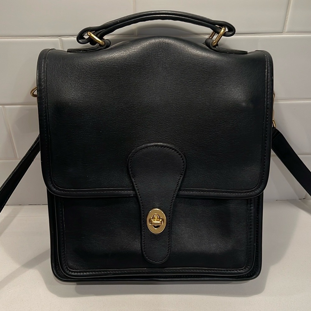 GORGEOUS Vintage COACH Black Leather Station Crossbody Bag! Excellent!